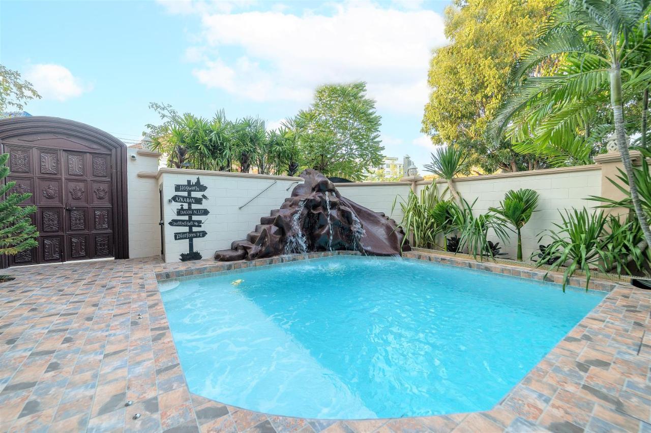 Potterland Luxury Pool Villa Pattaya Walking Street 6 Bedrooms Екстериор снимка